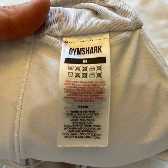 GYMSHARK ZIP UP SPORTS BRA
Medium Support. Size medium white. SOLD OUT online. - Picture 10 of 11
